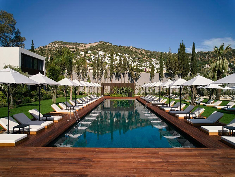 T�RK�YE�DEN D�RT RESORT OTEL AVRUPA�NIN EN �Y� 25�� ARASINDA